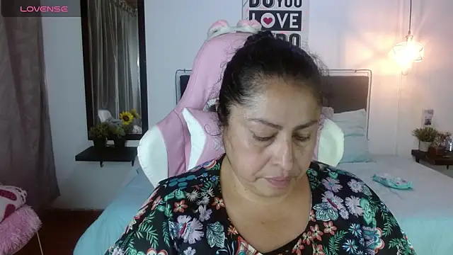 Keyla01_: онлайн-секс-чат