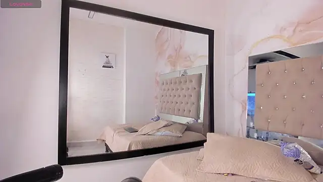 ainaah_ Adlı Modelin Canlı XXX Sohbeti