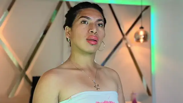 XXX chat uživo modela MeelFox