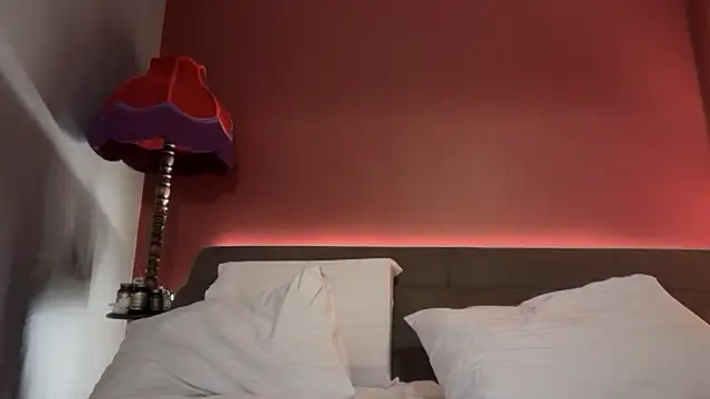 ZeravinaのライブXXXチャット