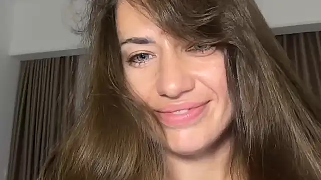 Chat +18 de Roriann ao vivo