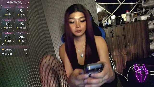 TrinityFucksYou's Live XXX Chat