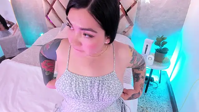 KathiaJenner's Live XXX Chat