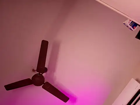 Hot-Honey20 live XXX chat