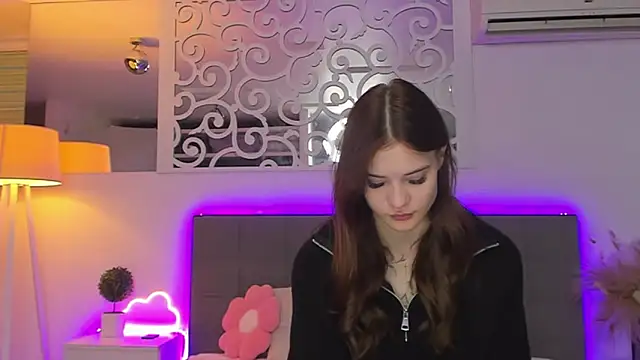 LuisaClover 现场XXX聊天