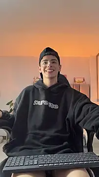 Sebastian_ReedのライブXXXチャット