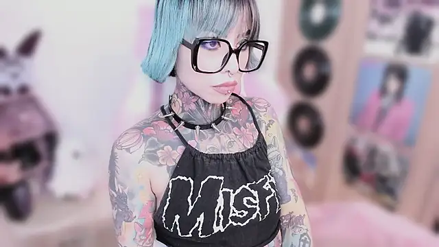 Chat +18 de NikkiRamone ao vivo