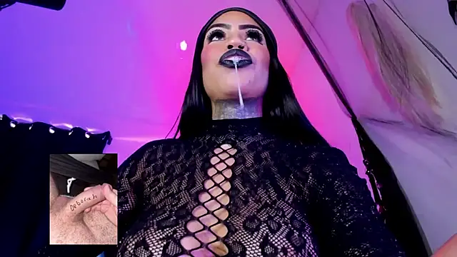 Chat +18 de deborah_tatto ao vivo