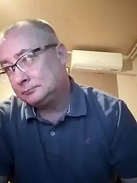 Nika_Malay – Kamerová šou