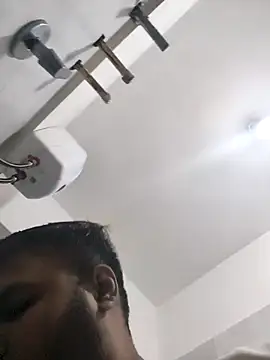 vinay_smalldick Adlı Modelin Canlı XXX Sohbeti