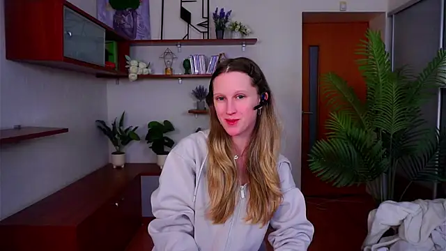 UshaAshauer webcam show