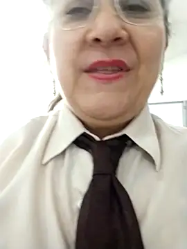 Chatroom XXX en direct de JULIETA_21-