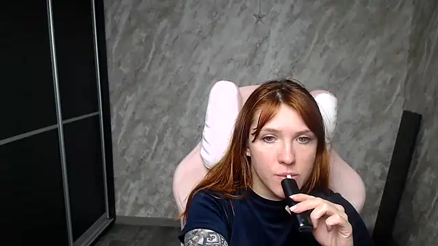 Reginasmilee Chat XXX in diretta