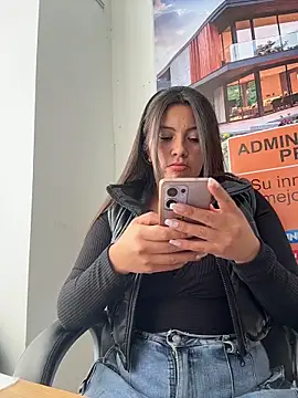 Chat +18 de LIZ-06_ ao vivo