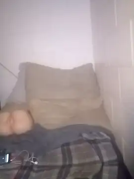 k1oudE's Live XXX Chat