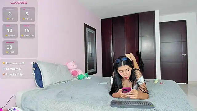 marianaandvalen's Live XXX Chat