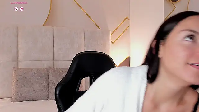 Megan-8's Live XXX Chat