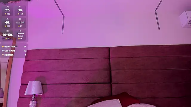 LittleVaale's Live XXX Chat