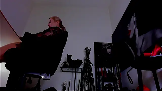 MistressDemi live XXX chat