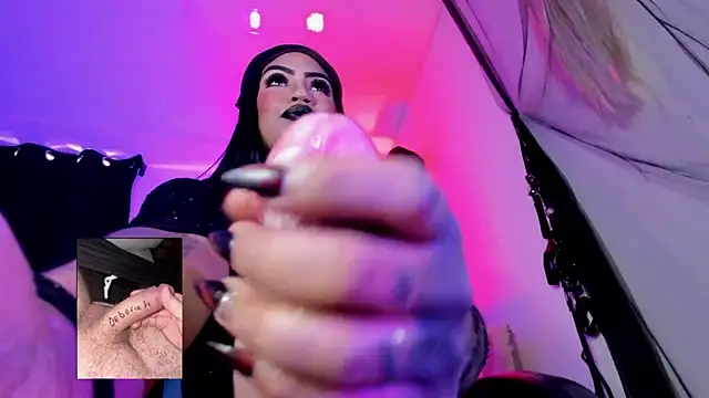 Chat +18 de deborah_tatto ao vivo