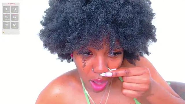 Chat +18 de mochamimi ao vivo