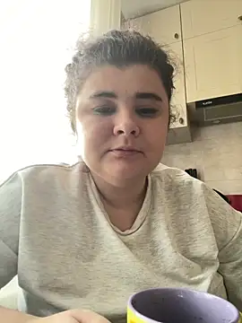 AliceCurlyX Chat XXX in diretta