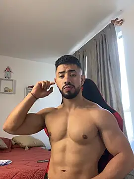 Chat +18 de Ezzio_Scolaro ao vivo