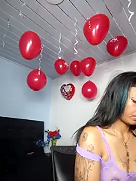 SamathaMay: διαδικτυακό σόου στην κάμερα