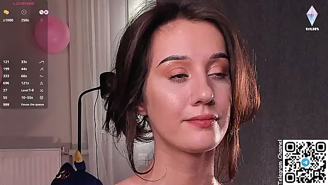 ittybittytittykiraa's Live XXX Chat