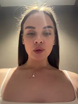 Chat +18 de KristiRich ao vivo