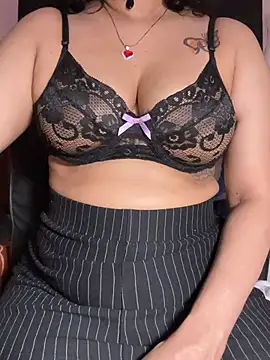 Squirt_Queen_X 即時 XXX 聊天