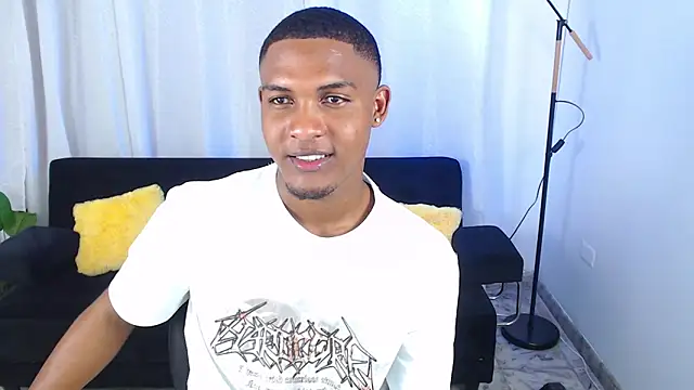 MaxCum18_ Show in webcam