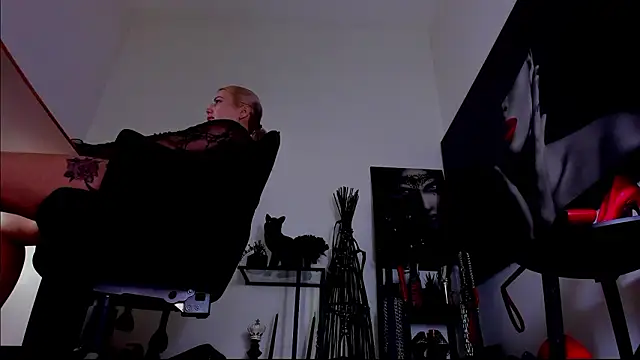 MistressDemi Live XXX-Chat