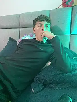 Chatroom XXX en direct de NaytonFreeman