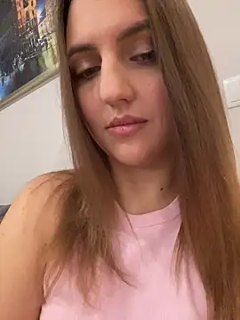 AliceDesmee Adlı Modelin Canlı XXX Sohbeti