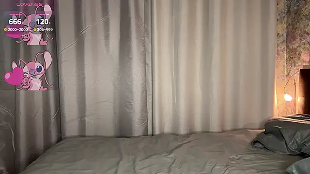 LoraDaviのライブXXXチャット