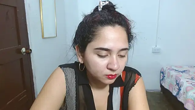 Chat XXX ao vivo de Thalian