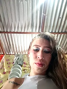 samy-blonde's Live XXX Chat