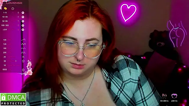 Chat +18 de Alicia_love00 ao vivo