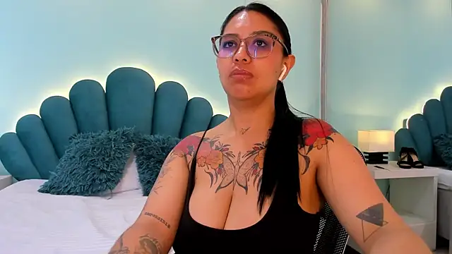 sharlott18 Obrolan Langsung XXX