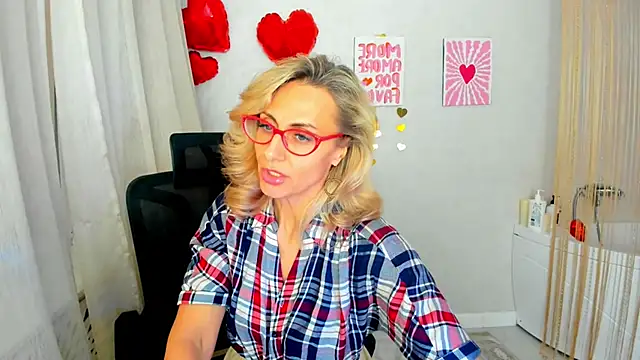 MuseOfStage Adlı Modelin Canlı XXX Sohbeti