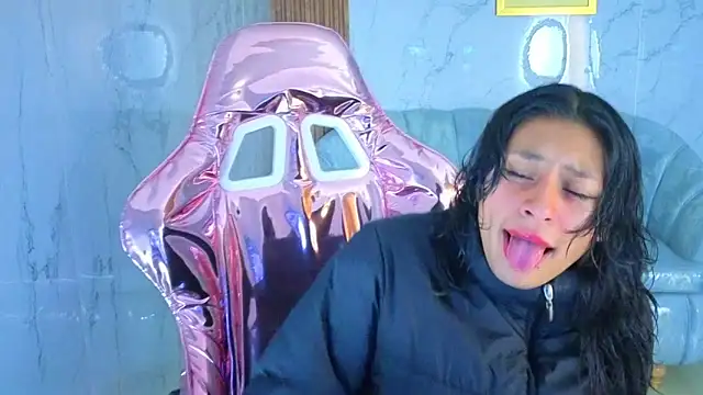 serabella_s Adlı Modelin Canlı XXX Sohbeti