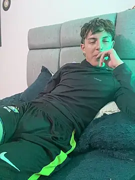 Chatroom XXX en direct de NaytonFreeman