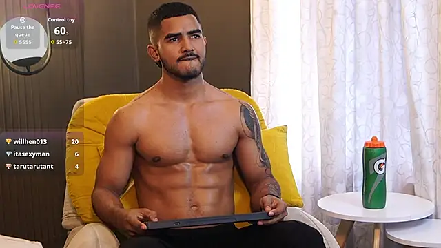 Chatroom XXX en direct de Reik_Vonn