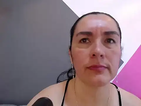 Show de Ruby_jhonss_7 na webcam