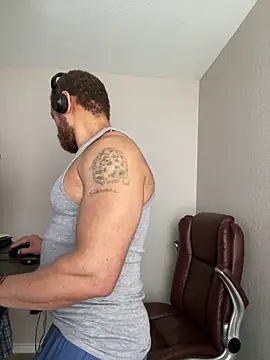 Chatroom XXX en direct de Fathero1time