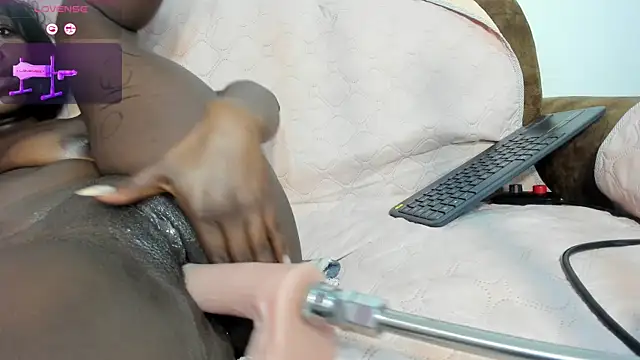 Онлайн чат XXX DomenicaW