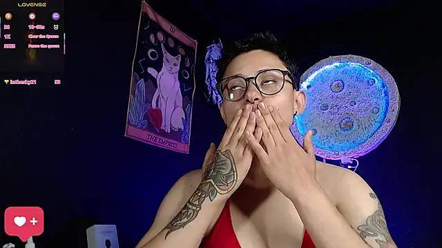 girl_intense444 Adlı Modelin Canlı XXX Sohbeti