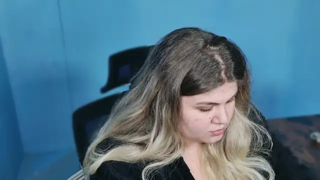 Allyy_baby Chat XXX in diretta