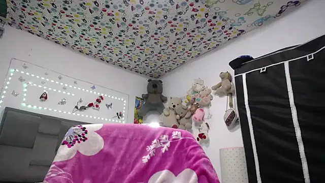 Chatroom XXX en direct de Sharloth_milf